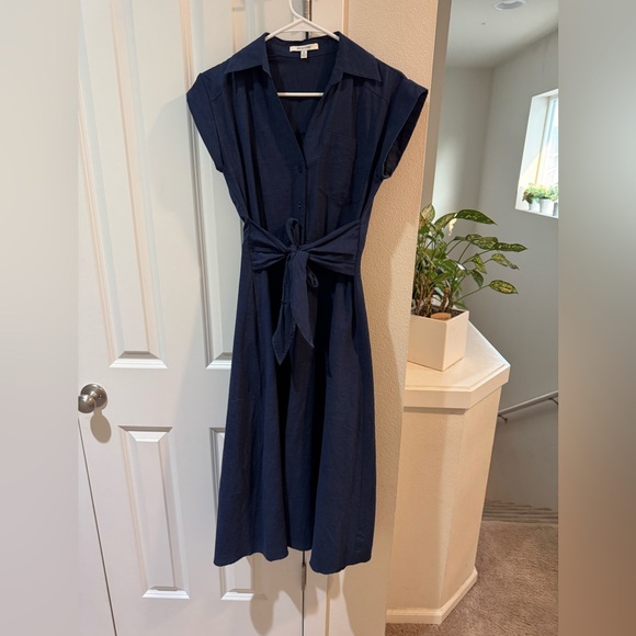 Chic Navy Blue Midi Dress - Picture 1 of 5